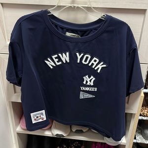 NWT New York Yankees boxy crop top